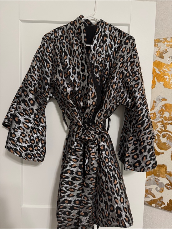 La Vie Dresses & Skirts - Leopard Print Satin Kimono Robe - Black & Brown